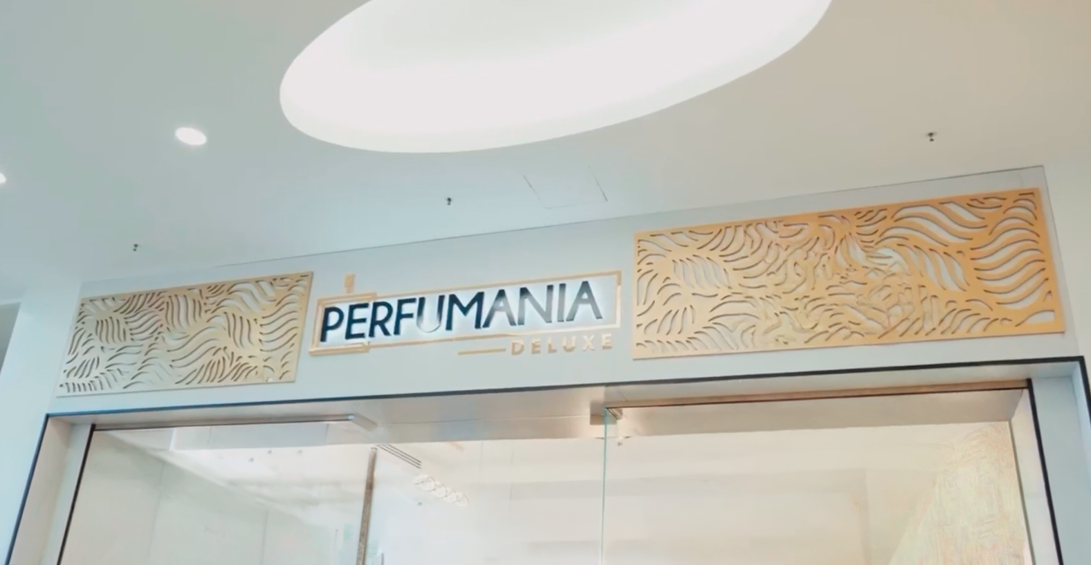 Fachada de Perfumania Deluxe en Lincoln Plaza